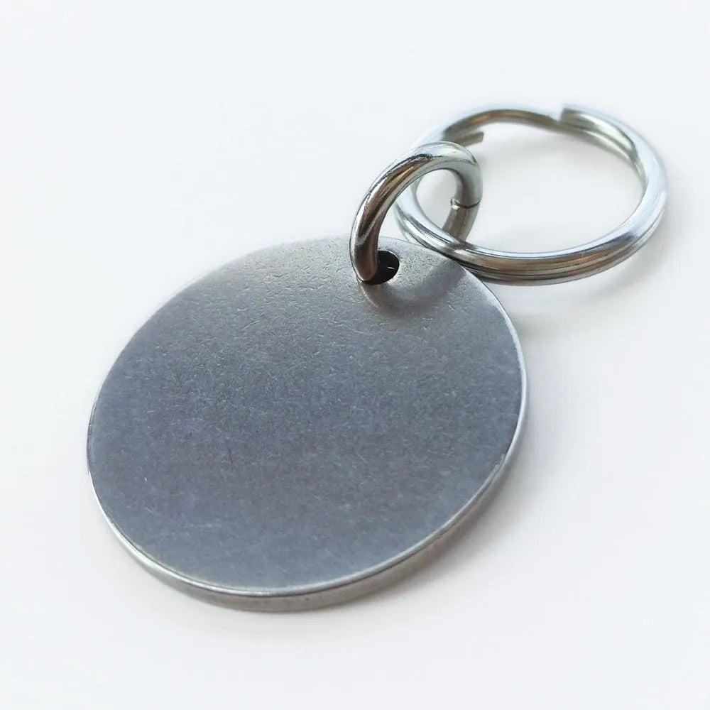 médaille acier chat gravée