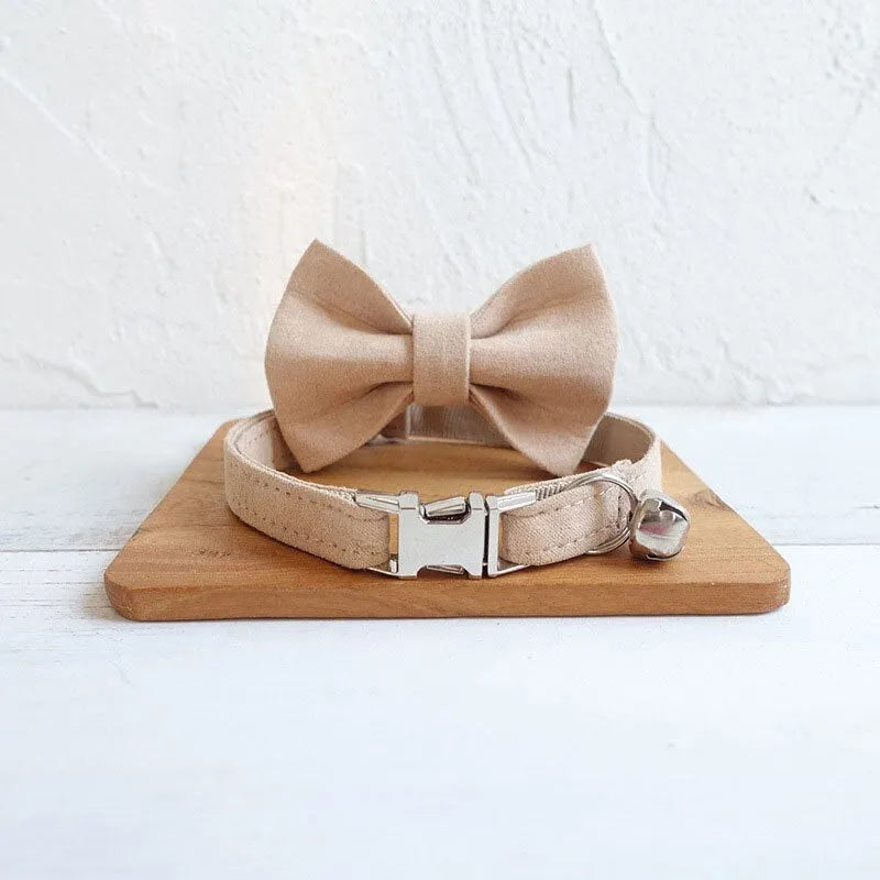 Personalisiertes Katzenhalsband mit Fliege in Beige | Chic et Chat