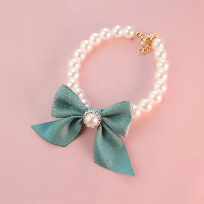 Collier de perles pour chat avec noeud vert
