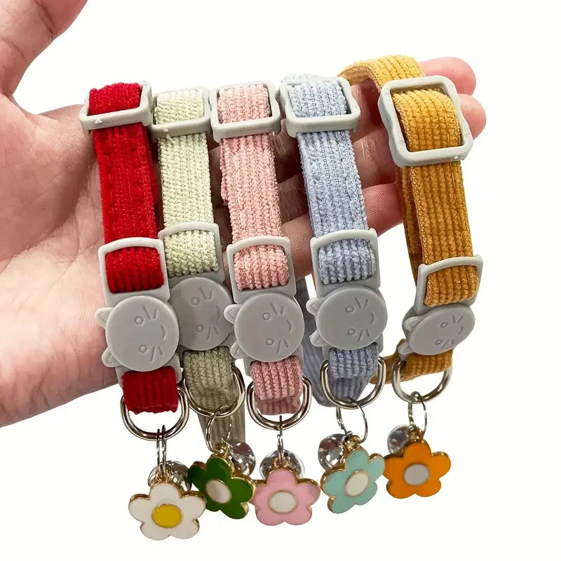 Collier gravé pour chat avec fleur autre vue