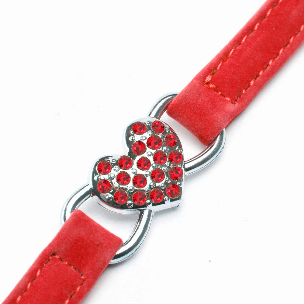 Collier pour chat coeur en strass détail de la matière