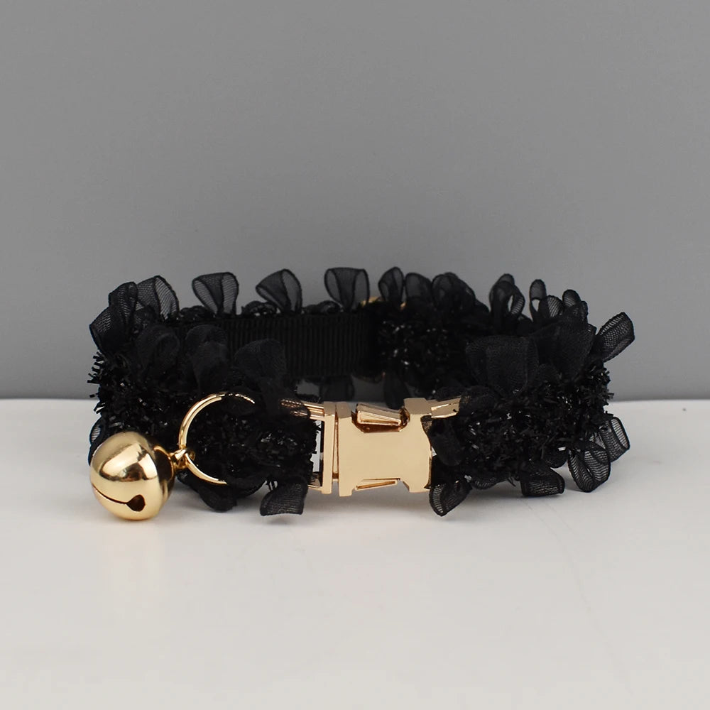 Collier en dentelle entièrement personnalisable