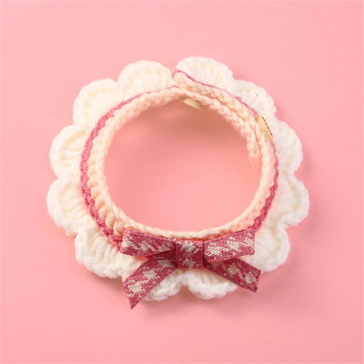 Collerette tricotée pour chat rose