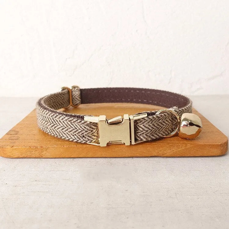 collar para gato marrón y blanco | Chic et Chat