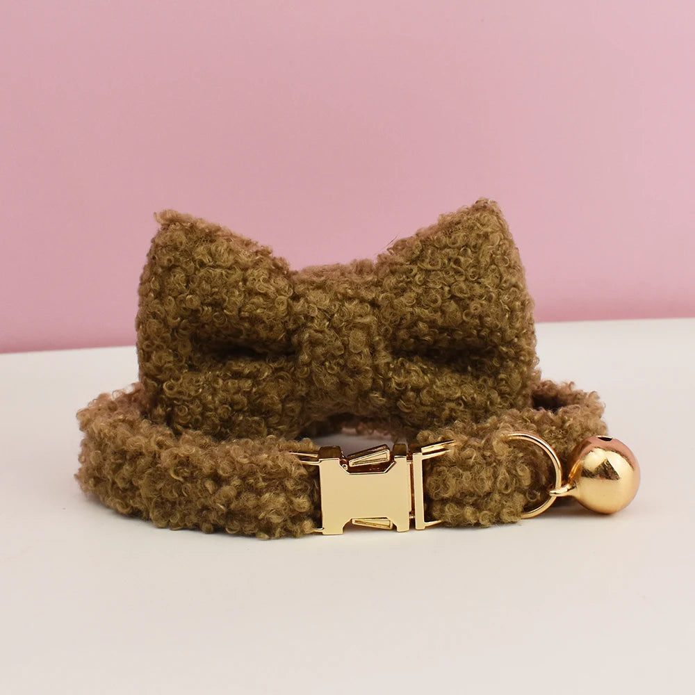 Collier personnalisé effet moumoute marron avec noeud