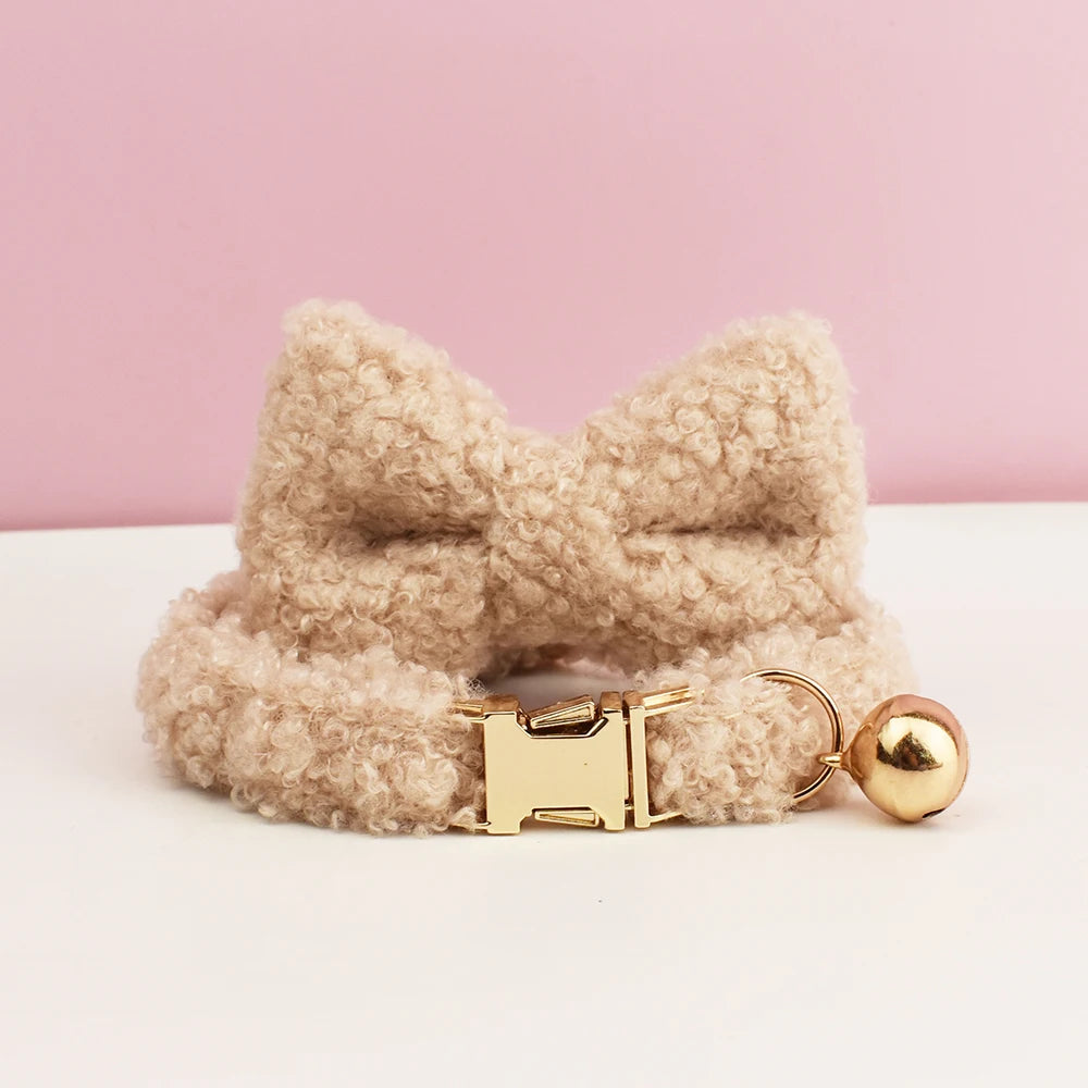 Collier personnalisé effet moumoute beige avec noeud