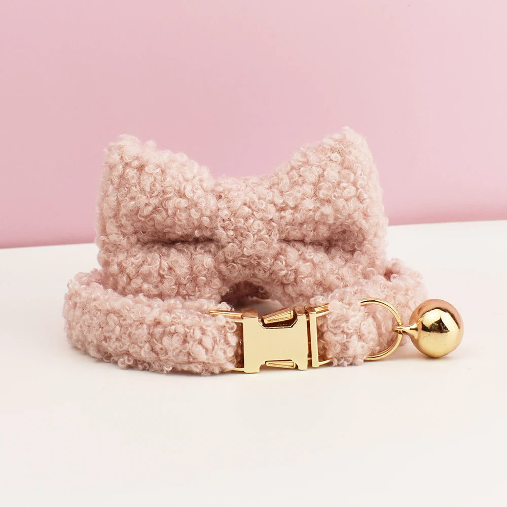 Collier personnalisé effet moumoute rose poudré avec noeud