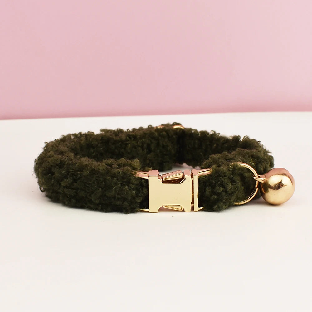 Collier personnalisé effet moumoute vert kaki