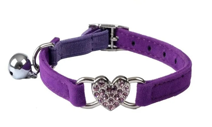Collar de terciopelo ajustable con corazón para gato | Chic et Chat
